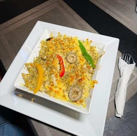 Bechamel with shawarma